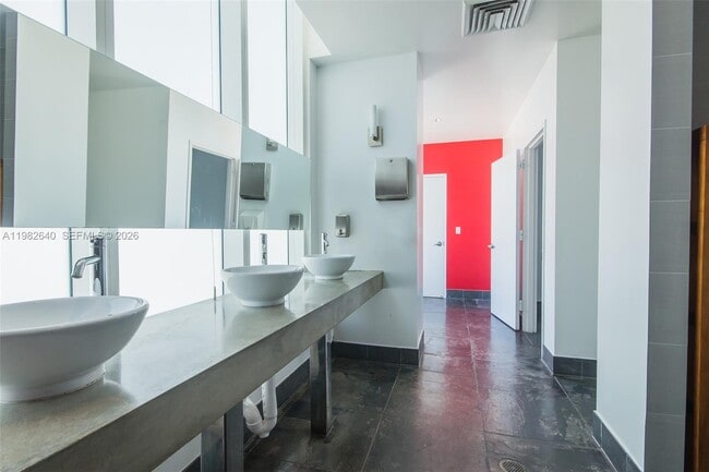 Building Photo - 133 NE 2nd Ave