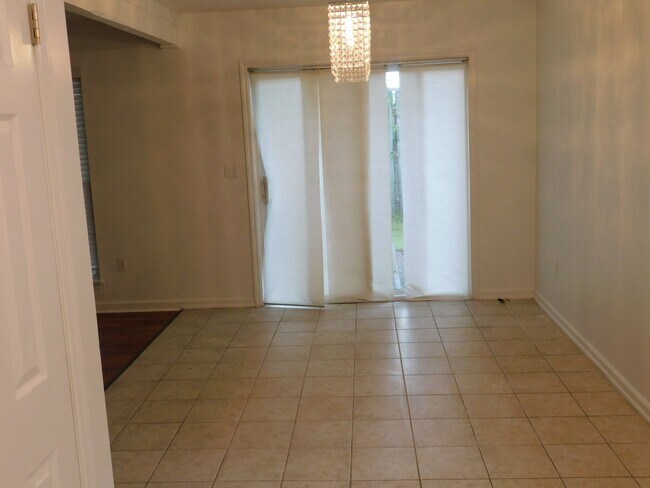 Building Photo - "Charming 3-Bed Oasis with Cozy Fireplace ...