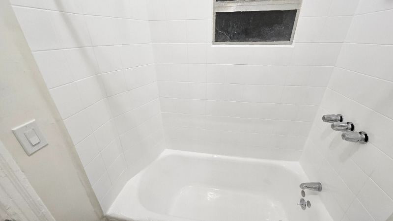 Building Photo - 1005 W 23rd St