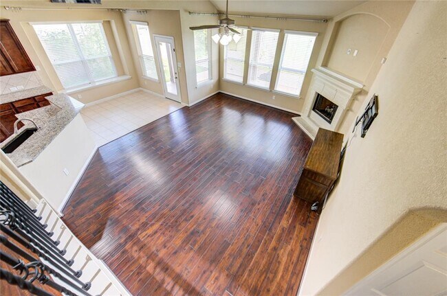 Building Photo - 6907 Stevenson Dr