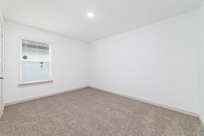 Building Photo - 7207 Sunbreeze Ln