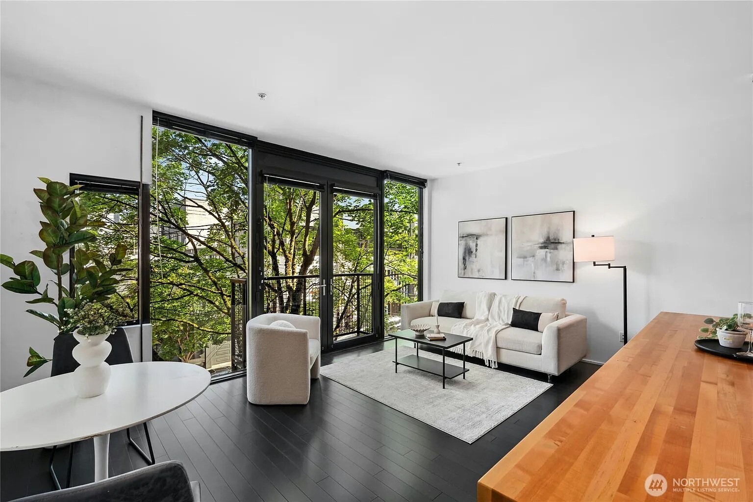 Building Photo - 1111 E Pike St