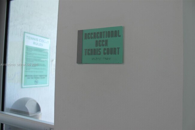 Building Photo - 3029 NE 188th St