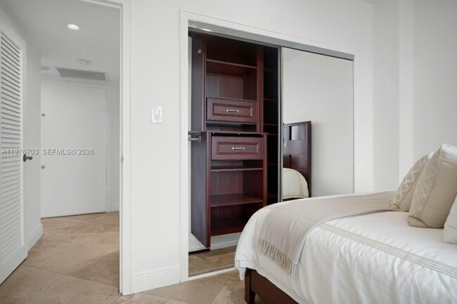 Building Photo - 4747 Collins Ave