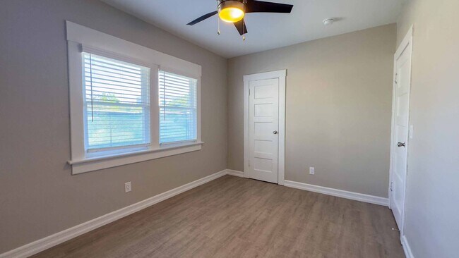 Building Photo - DL Georgia