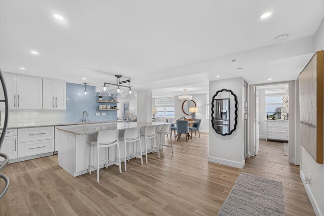 Building Photo - 840 Ocean Dr
