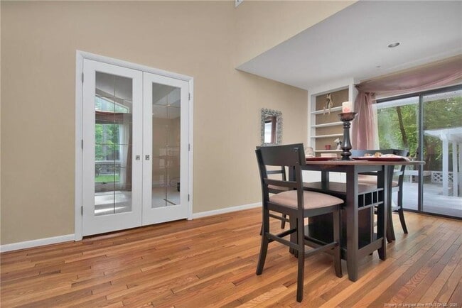 Building Photo - 3305 Hutton Pl