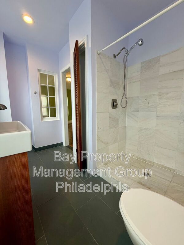 Building Photo - 3847 Spring Garden St