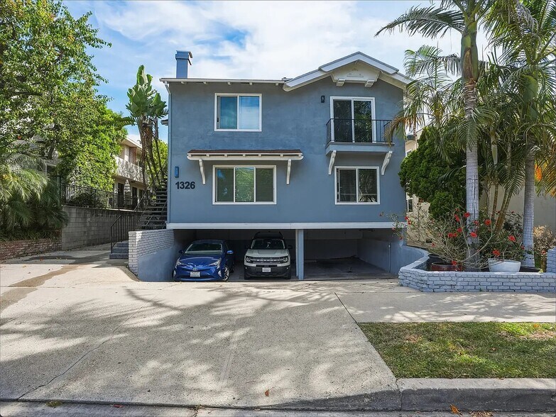 Building Photo - 1326 Wellesley Ave