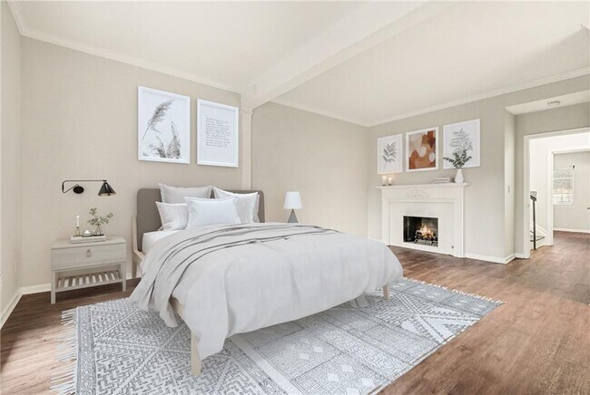 Building Photo - 3813 Paces Ferry W