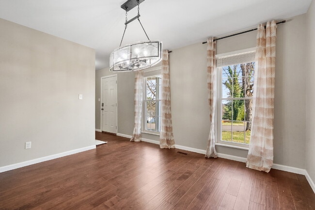 Building Photo - *RESERVED - Contact Us to Submit A Backup App!* Fully Renovated 4BR/2.5BA Gem in Sought-After Ben...