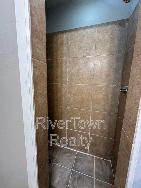 Building Photo - 4406 Ferndale Rd