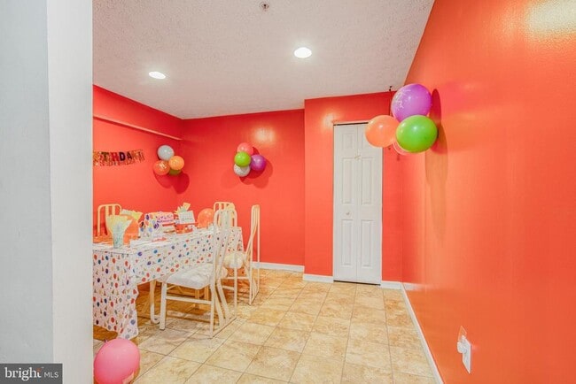 Building Photo - 11809 Old Fort Rd