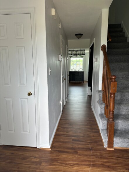 Building Photo - 1705 River Rock Arch