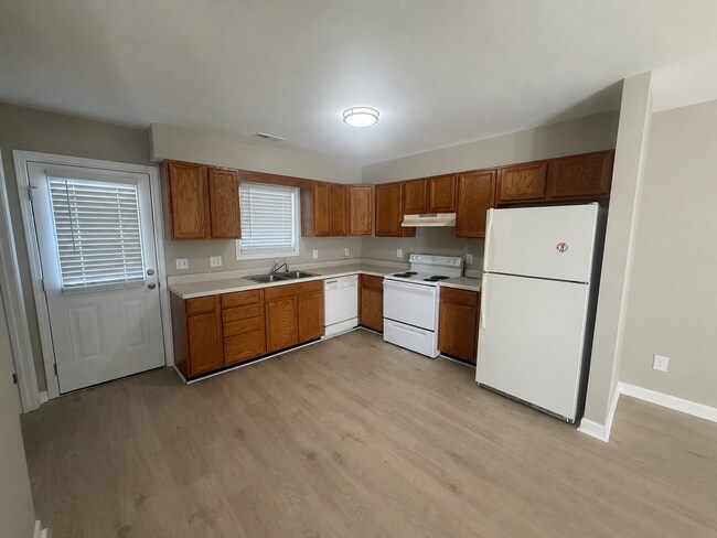 Building Photo - Two bedroom, 1 bath apartment in Burlington