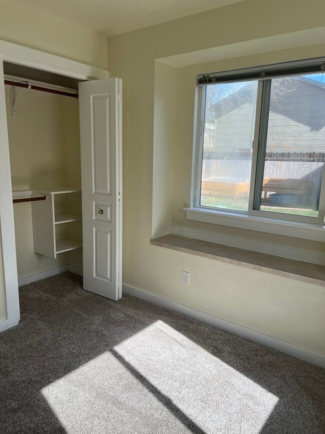 Building Photo - Coming soon! 3 bed single family home on a...
