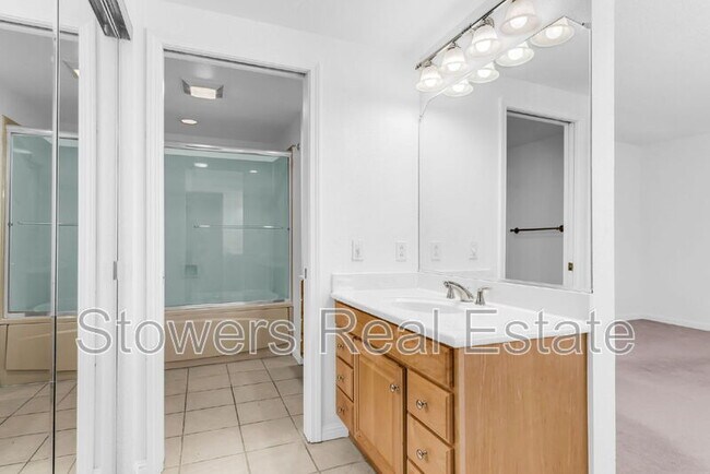 Building Photo - 120 Valdivia Cir