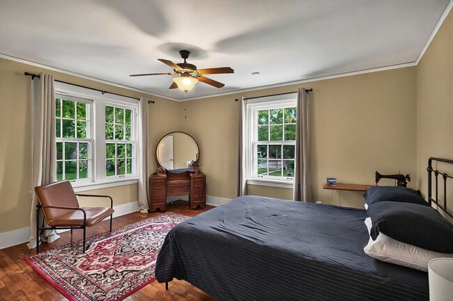 Building Photo - Move In Ready! 5 bedroom 3.5 bath near Was...