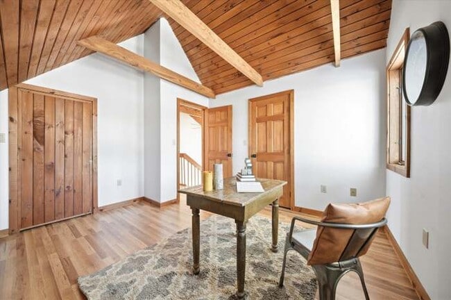 Building Photo - 105 Middle Rd