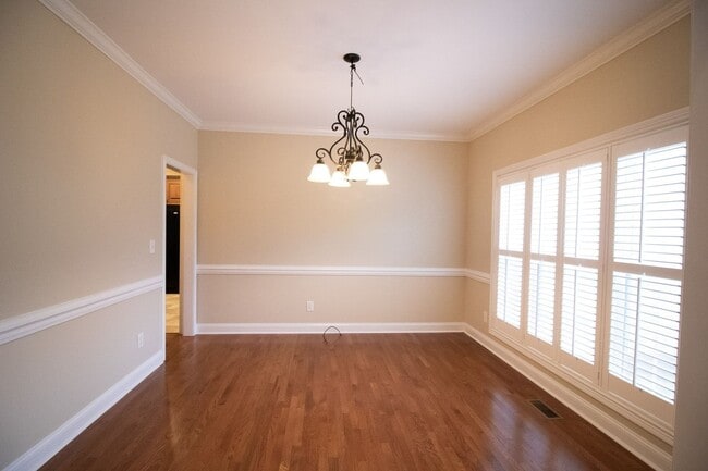 Building Photo - 1343 Ambleside Dr