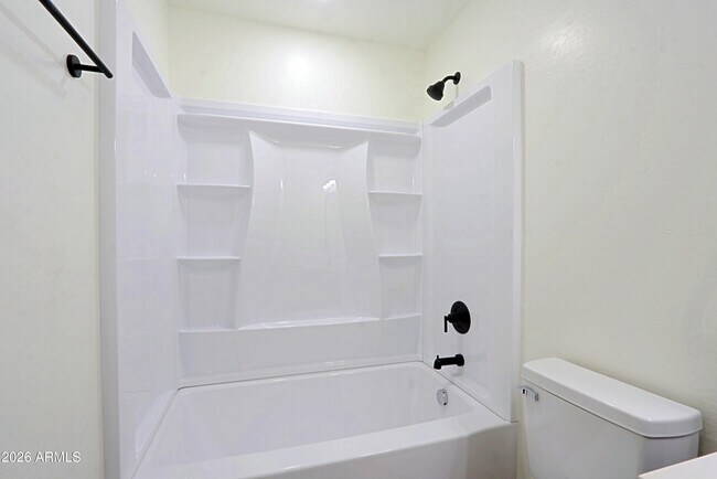 Building Photo - 454 S Pioneer