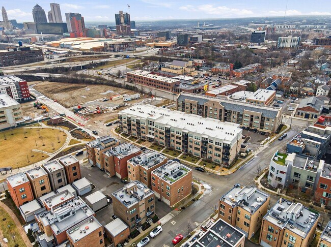 Building Photo - 751 N 6th St