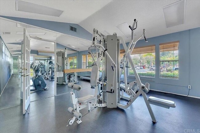 Building Photo - Villa Montevina 2 Bedroom Condo