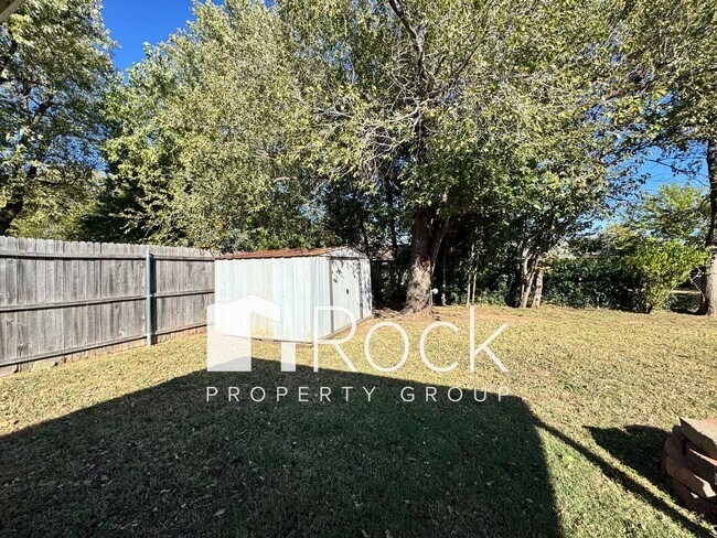 Building Photo - 3Bed/1Bath Home in Moore with Covered Fron...