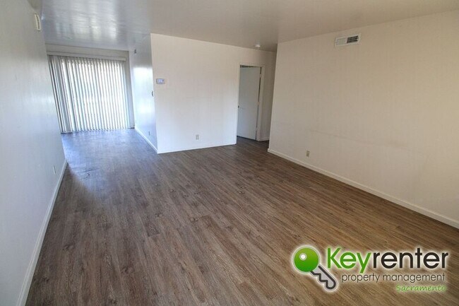 Building Photo - 2308 Rogue River Dr