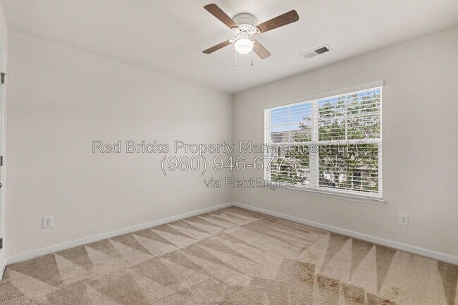 Building Photo - 13431 Savannah Point Dr