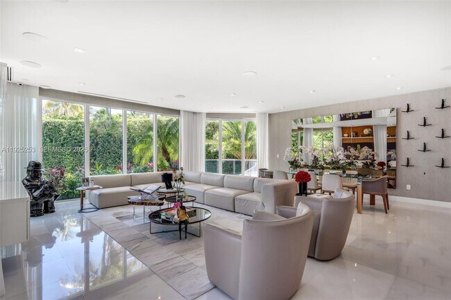 Building Photo - 420 Island Dr