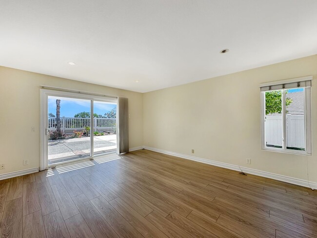 Building Photo - Great 4B/2.5BA House in Scripps Ranch!