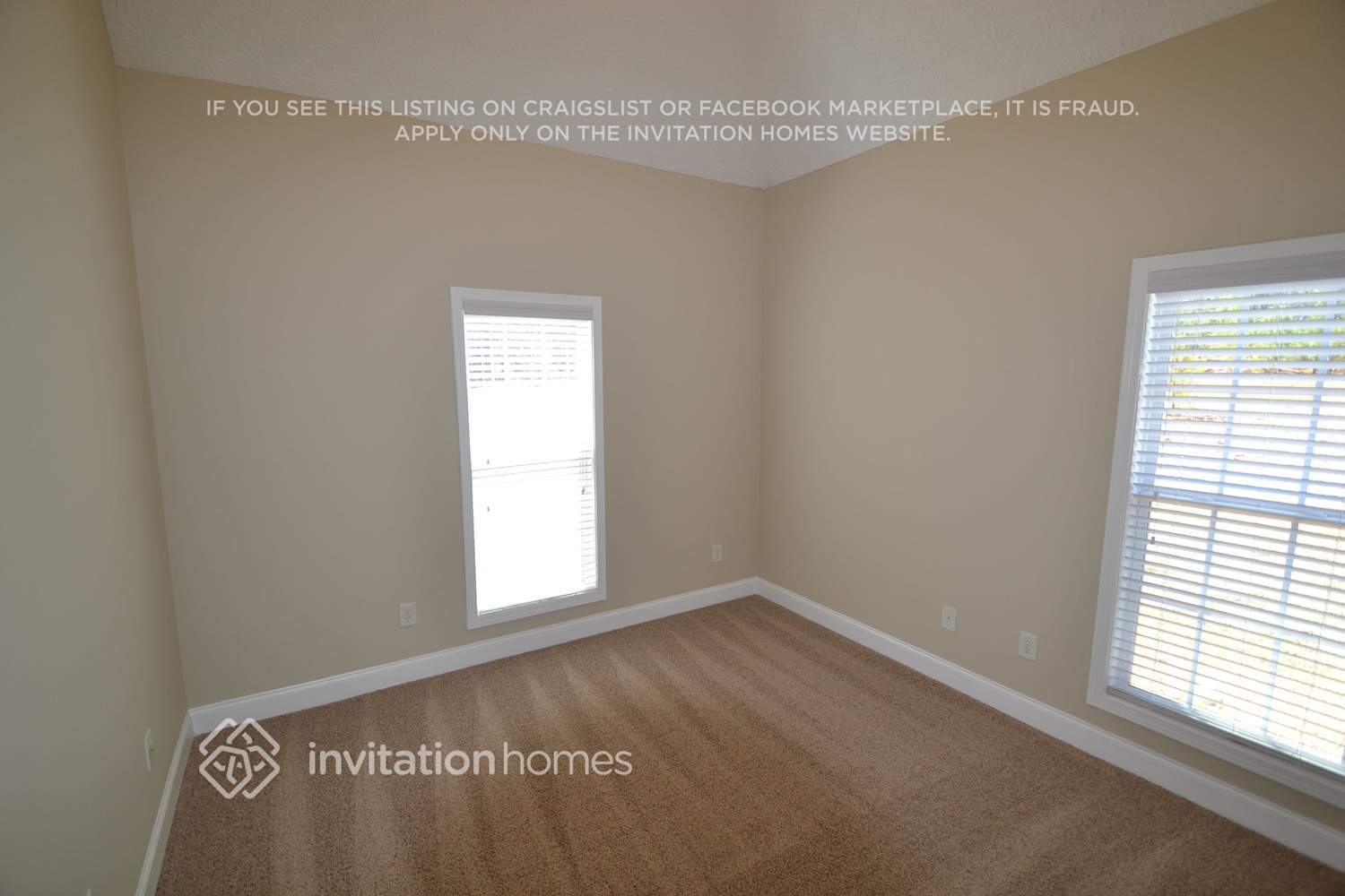 Building Photo - 220 Hedgewood Dr