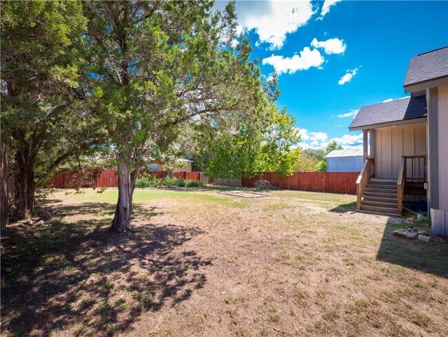 Building Photo - 691 Tamarack Dr