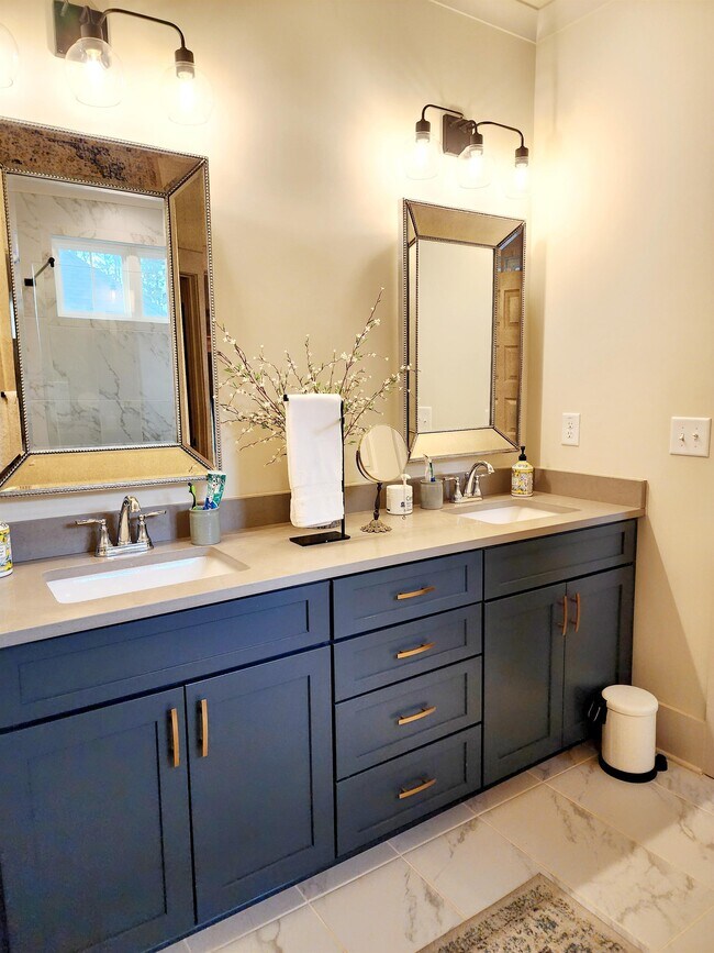 Building Photo - 1151 Hidden Hills Cir