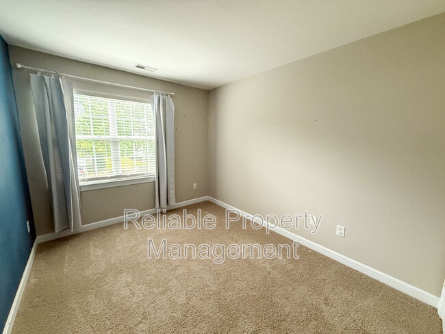 Building Photo - 345 Anterbury Dr