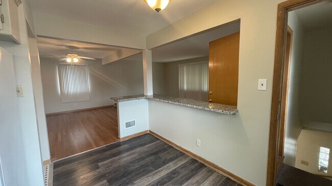 Building Photo - 3952 S 43rd St