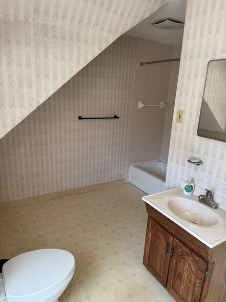 Building Photo - 67 Washington St