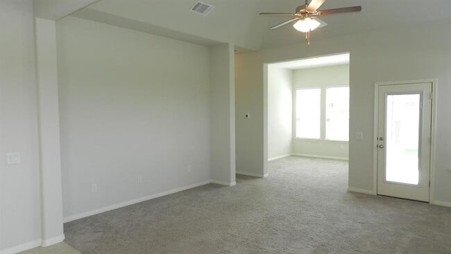 Building Photo - 12012 Reindeer Dr