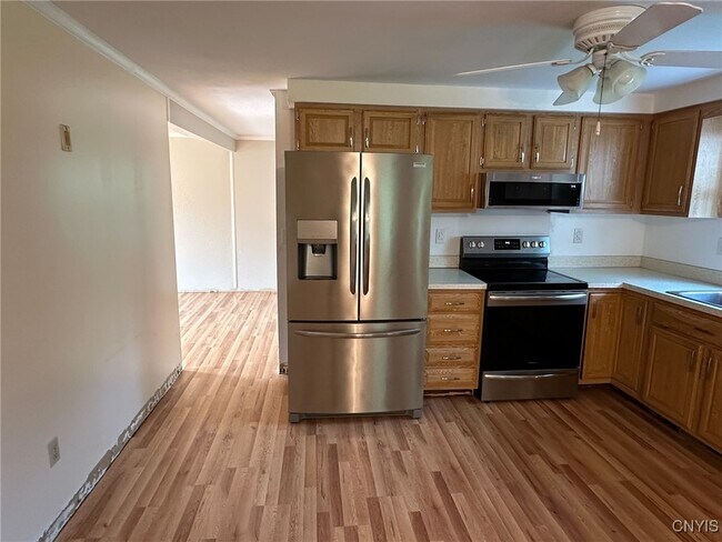 Building Photo - 6846 Crystalwood Dr