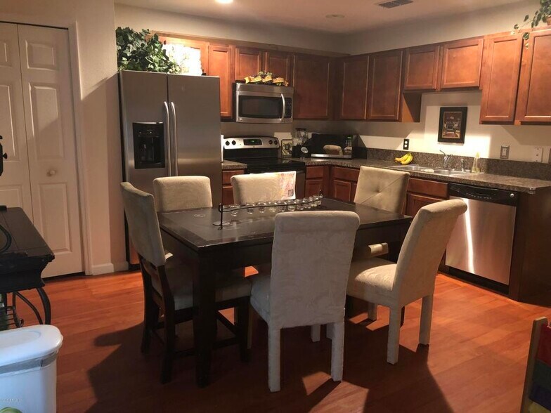 Building Photo - 6824 Lake Mist Ln