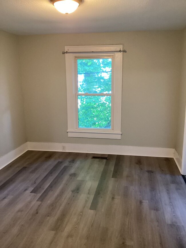 Building Photo - Rossville 2-Bedroom House