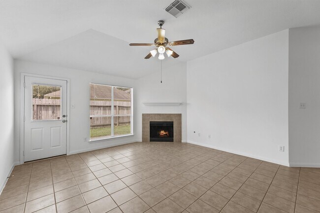 Building Photo - 25107 Clover Ranch Dr
