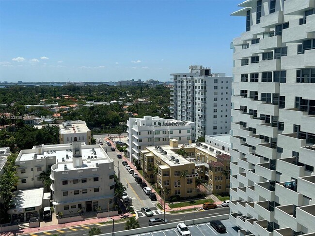 Building Photo - 2899 Collins Ave
