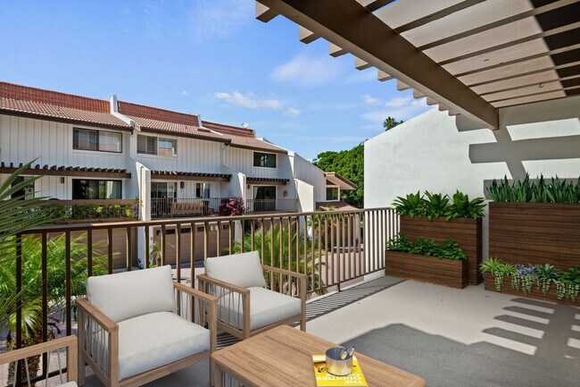 Building Photo - Fully Remodeled 2 Bed, 2 Bath East Beach T...