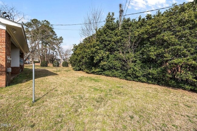 Building Photo - 204 W McNeill St