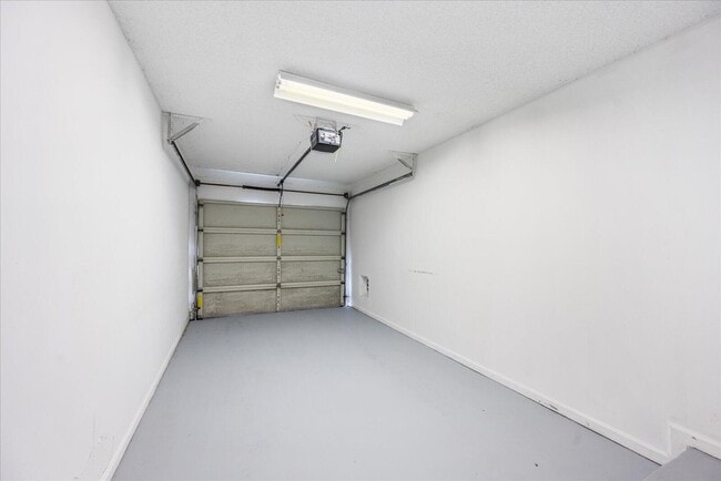 Building Photo - 12692 Shoreline Dr