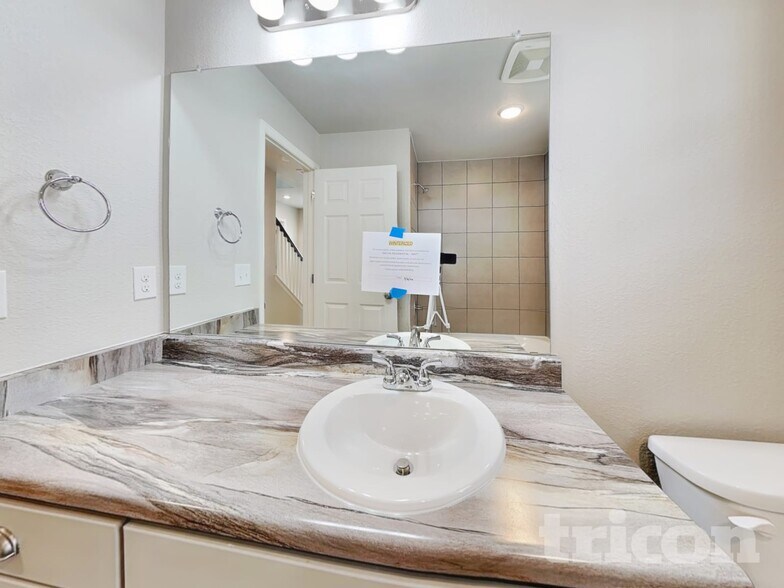 Building Photo - 10550 Waco St