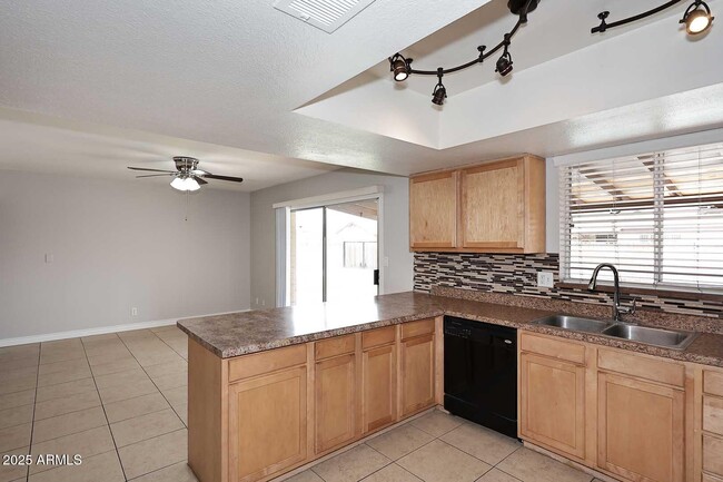 Building Photo - 617 E Calle Bolo Ln