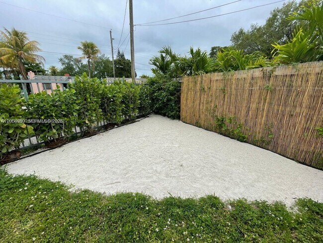 Building Photo - 6344 NW Miami Pl
